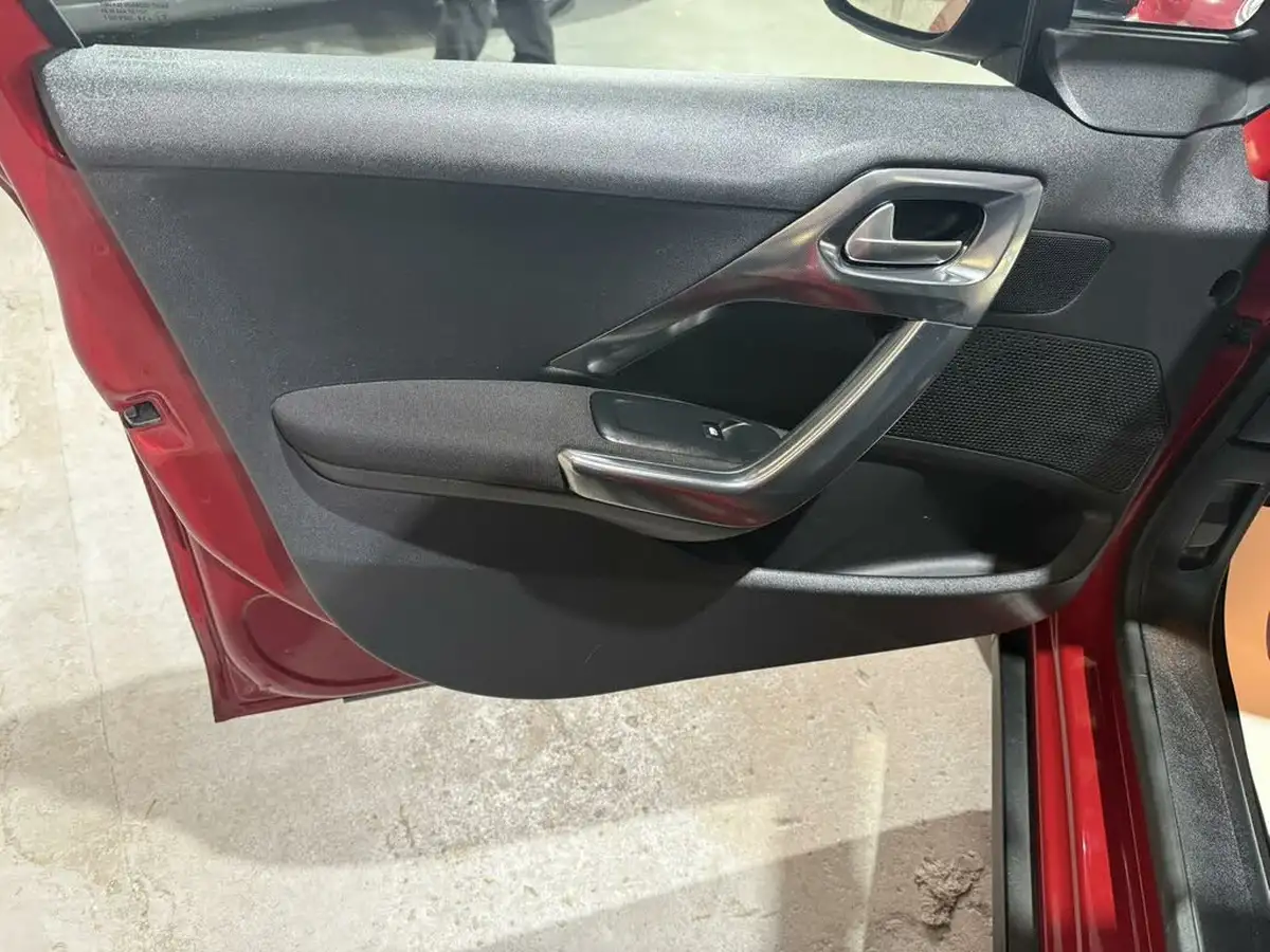 2018-peugeot-2008-suv-12-puretech-allure-82bhp-big-6