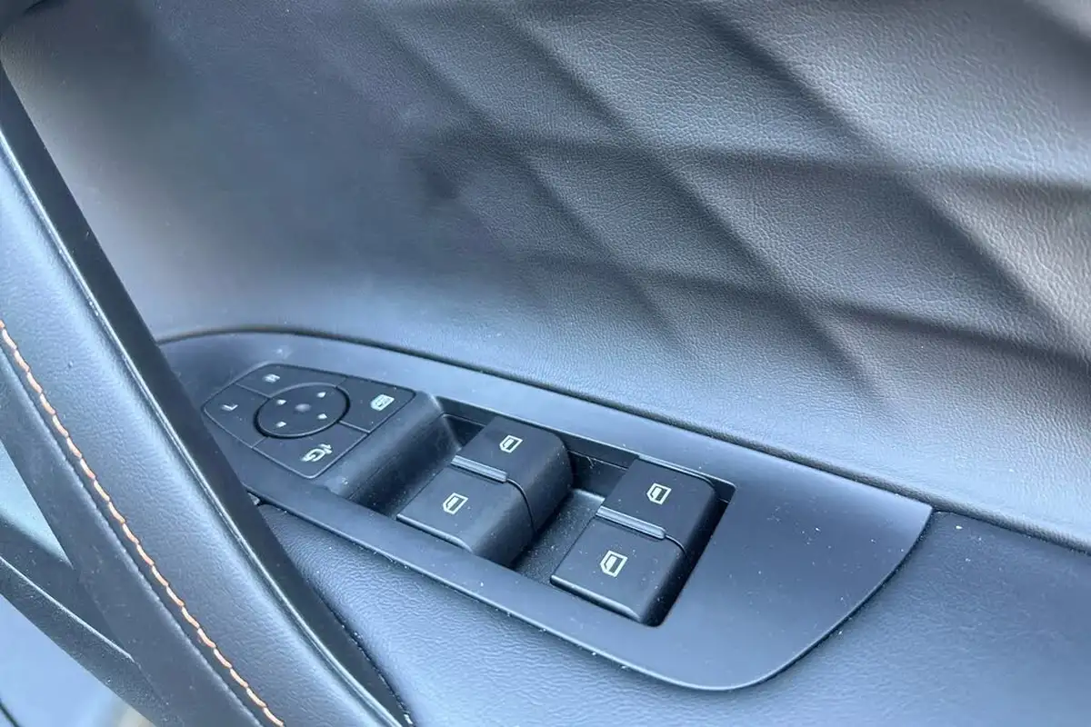 2024-mg-hs-15t-gdi-trophy-273ps-plug-in-hybrid-1496cc-auto-big-20