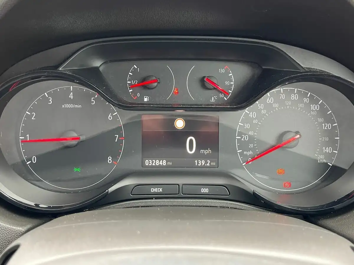 2021-vauxhall-grandland-x-12-sri-nav-big-24