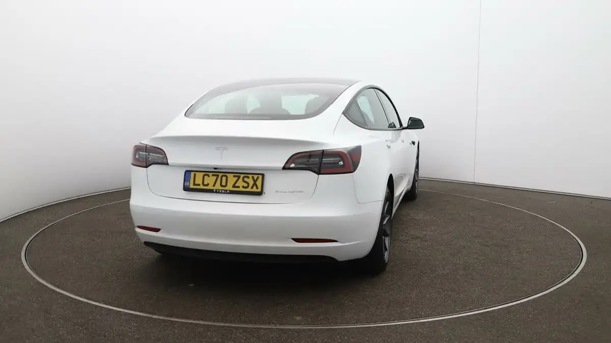 2020-tesla-model-3-e-long-range-big-55