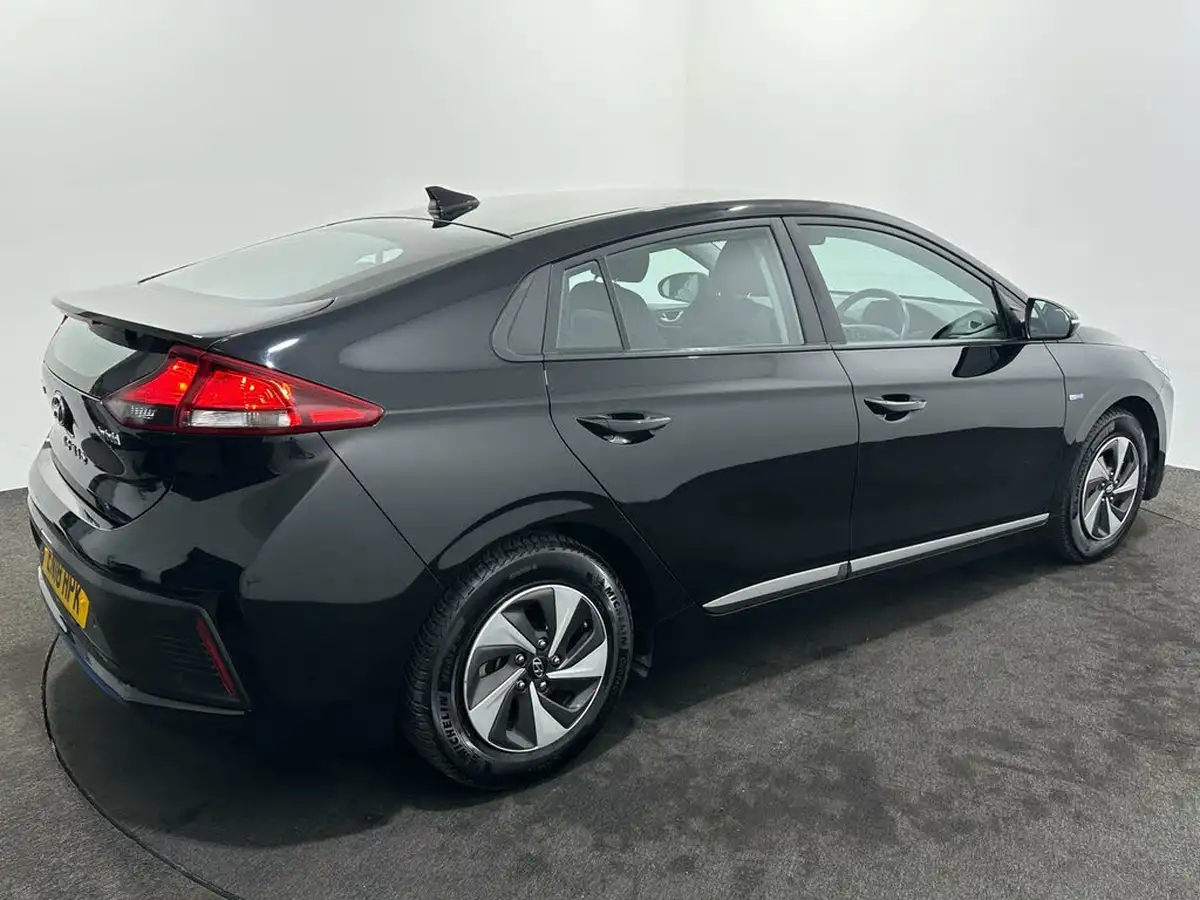 2018-hyundai-ioniq-16-gdi-se-hybrid-big-47