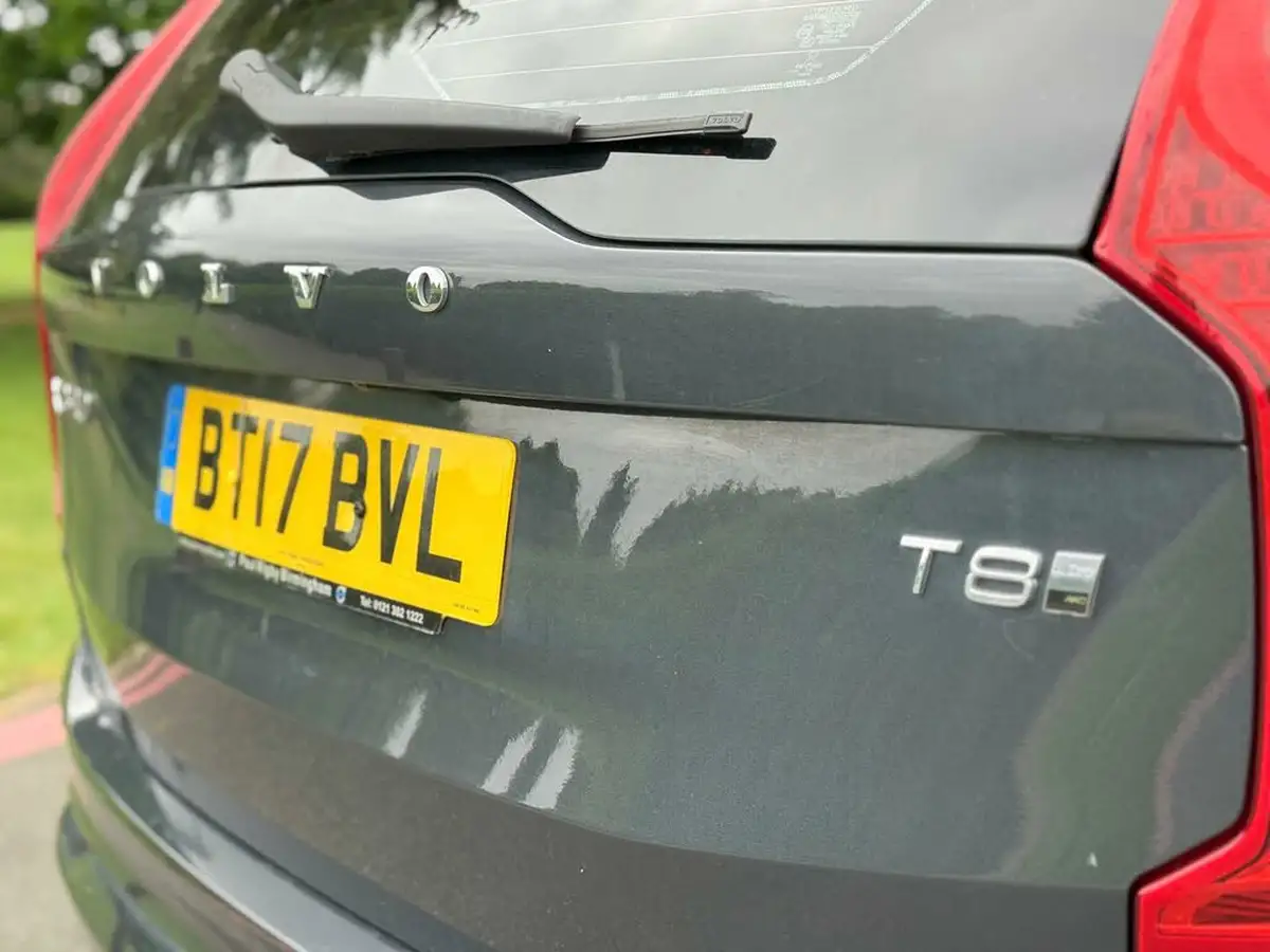 2017-volvo-xc90-20-t8-momentum-momentum-hybrid-auto-big-25