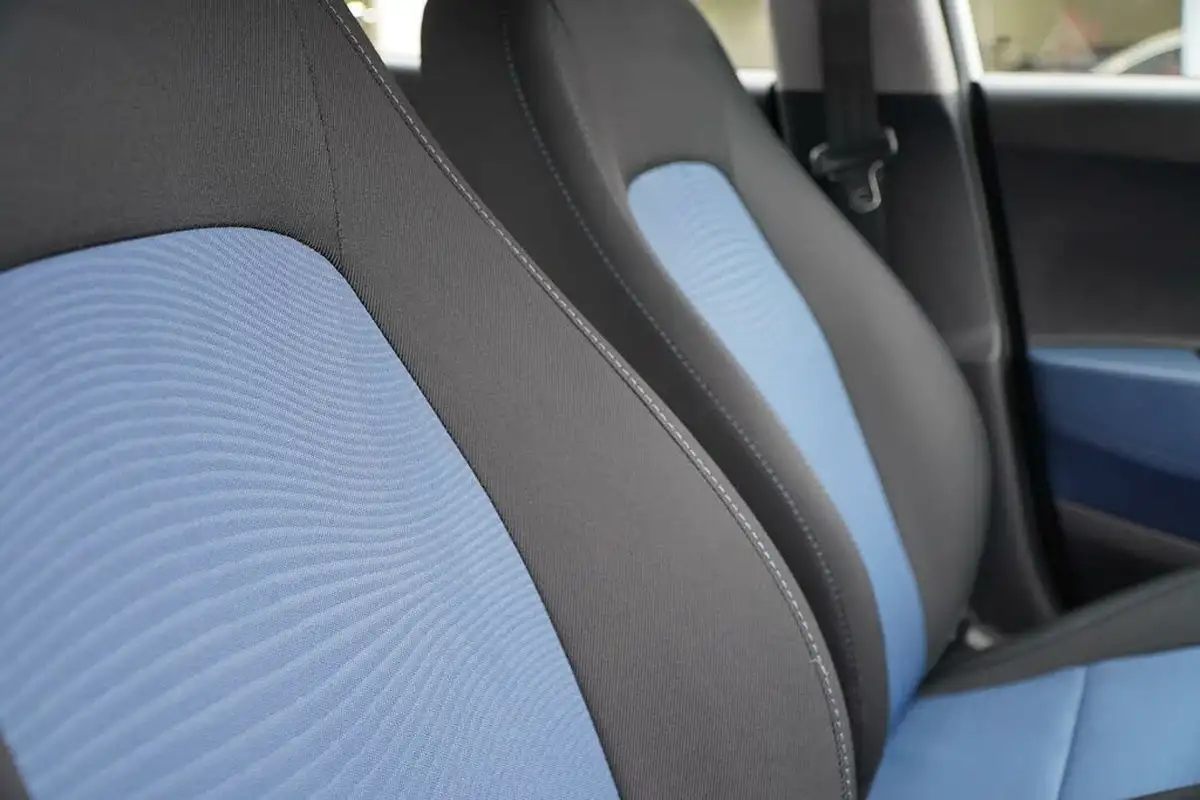 2014-hyundai-i10-10-premium-big-29