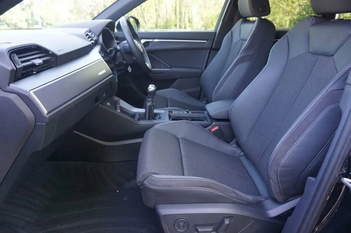 2019-audi-q3-15-35-tfsi-s-line-cod-station-wagon-1498cc-big-6