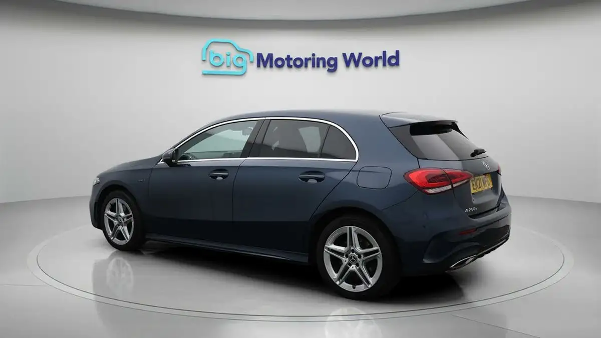 2021-mercedes-benz-a-class-13-a250e-amg-line-hatchback-5d-big-5