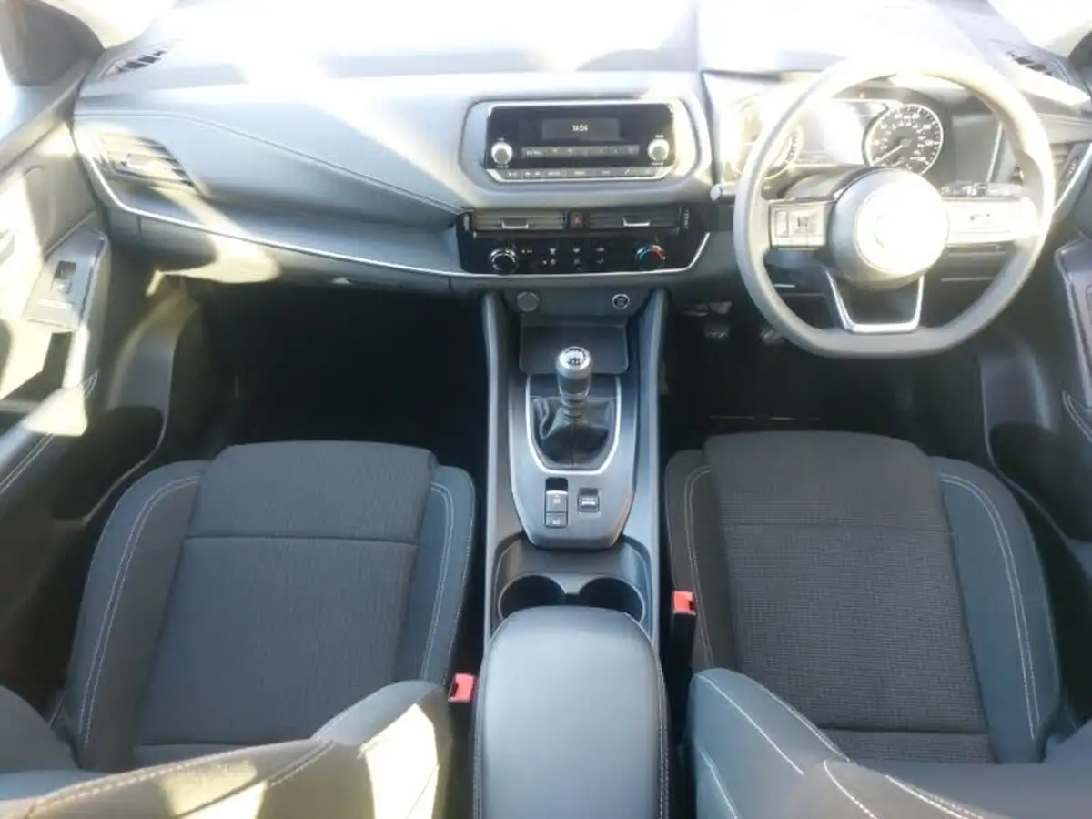 2022-nissan-qashqai-13-dig-t-acenta-premium-140ps-big-2
