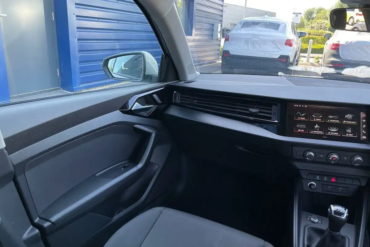2023-audi-a1-10-25-tfsi-technik-big-32