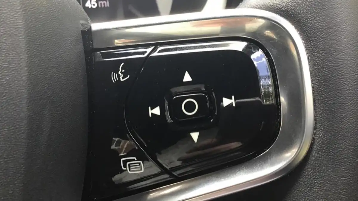 2023-polestar-polestar-2-big-10