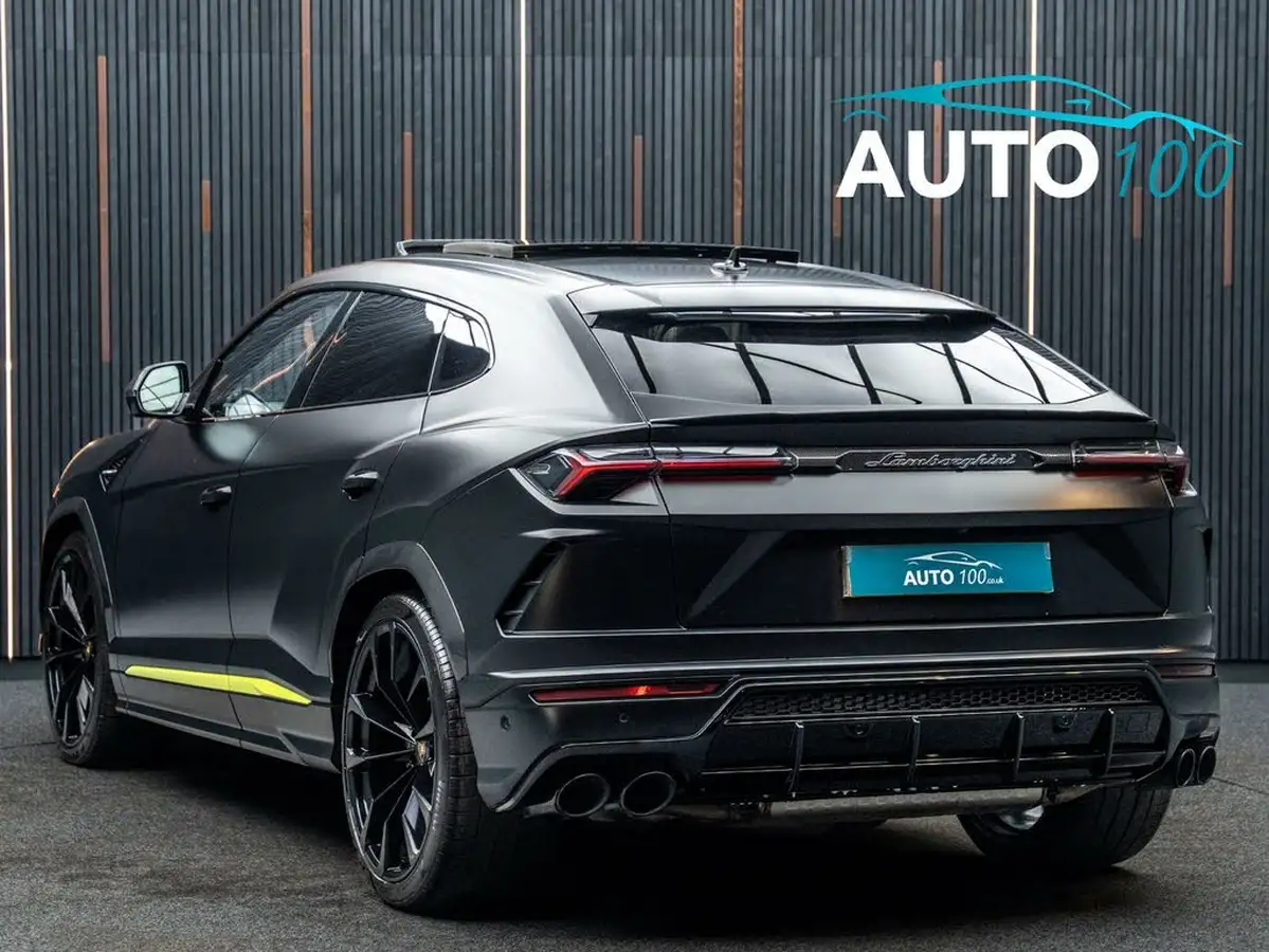 2022-lamborghini-urus-40-no-trim-big-2