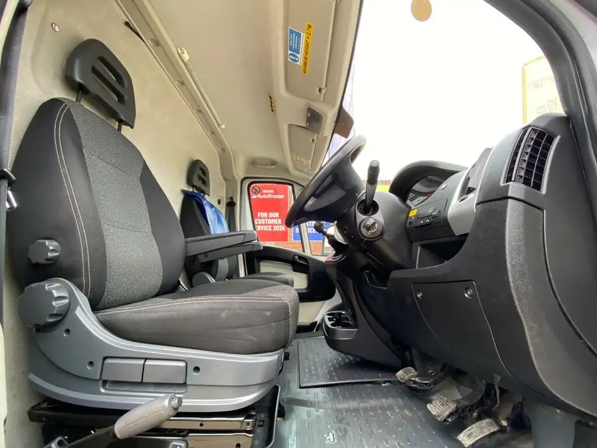 2017-fiat-ducato-20td-35-lh2-panel-big-29