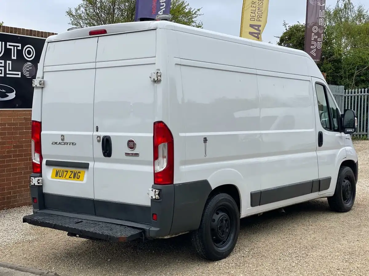 2017-fiat-ducato-20td-35-lh2-panel-big-5