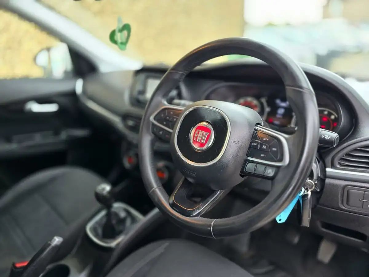 2017-fiat-tipo-14-tjet-lounge-hatchback-big-23