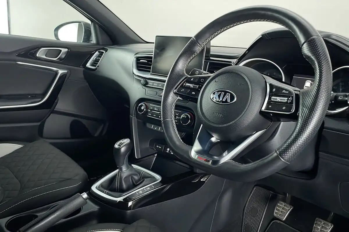 2019-kia-ceed-14-t-gdi-gt-line-big-9