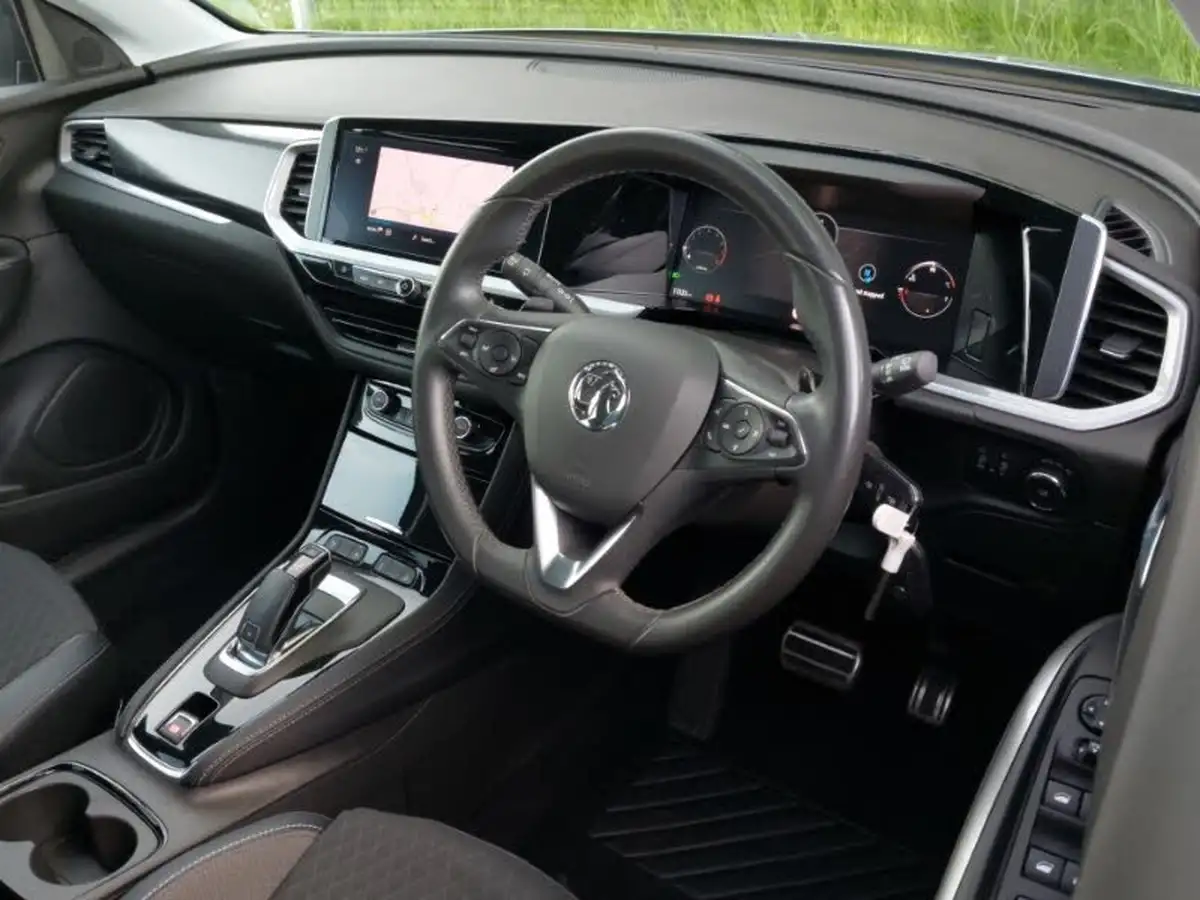 2022-vauxhall-grandland-12-gs-line-auto-big-11