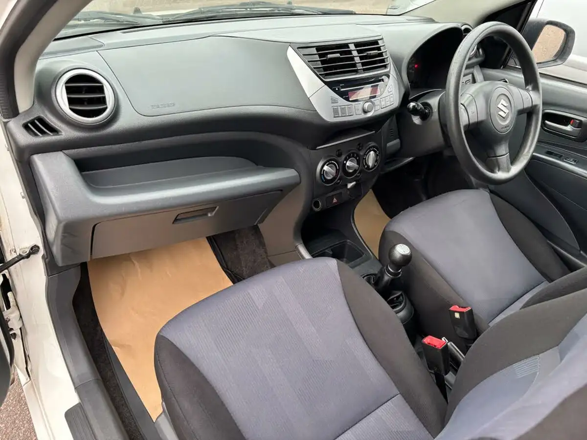 2014-suzuki-alto-10-sz-big-17