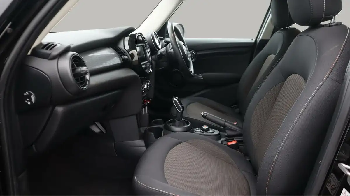 2020-mini-countryman-15-cooper-classic-auto-big-14