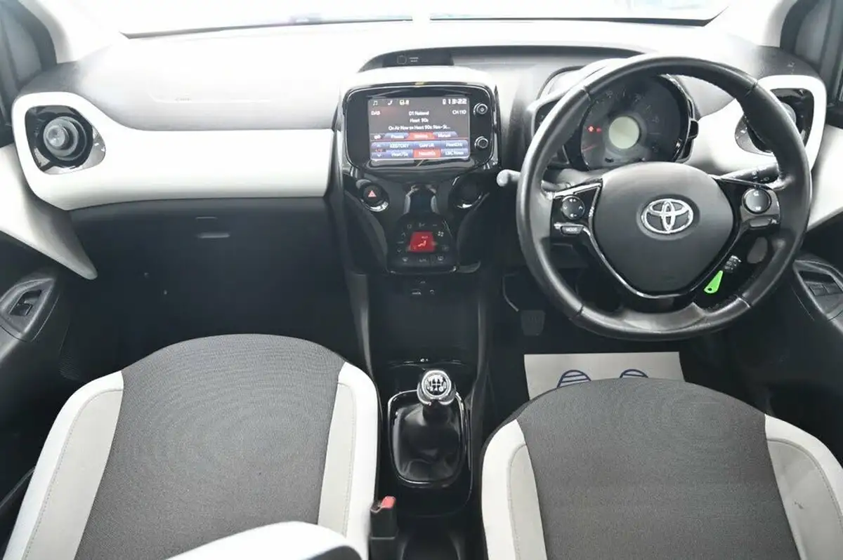 2017-toyota-aygo-10-vvt-i-x-press-71bhp-big-13