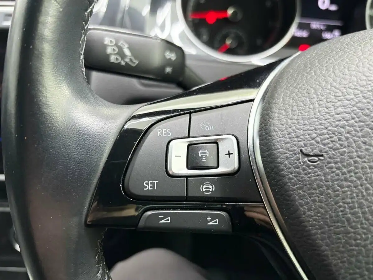 2019-volkswagen-golf-15-tsi-match-130ps-hatchback-5d-big-21