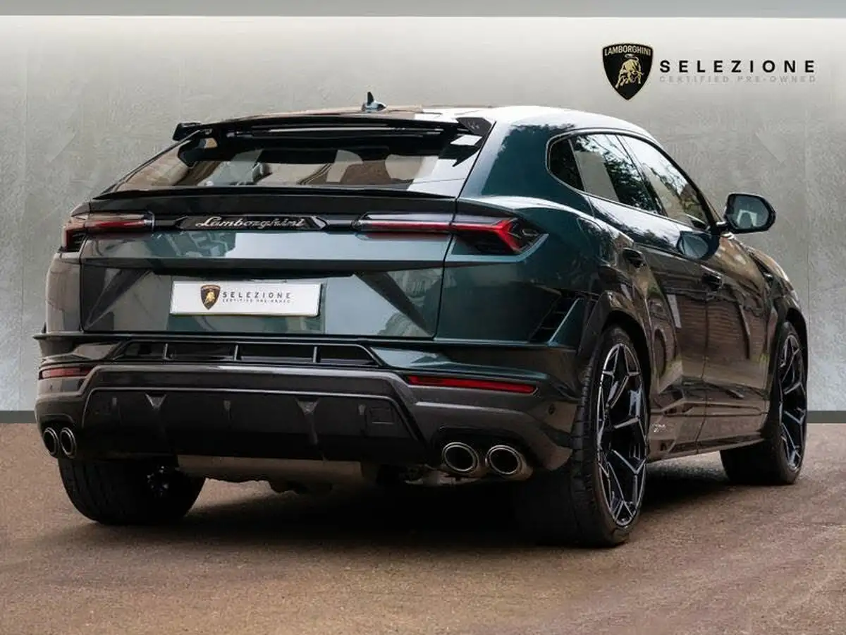 2024-lamborghini-urus-40-no-trim-big-2