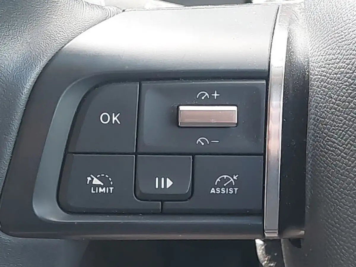 2022-citroen-c4-12-puretech-shine-130ps-big-14