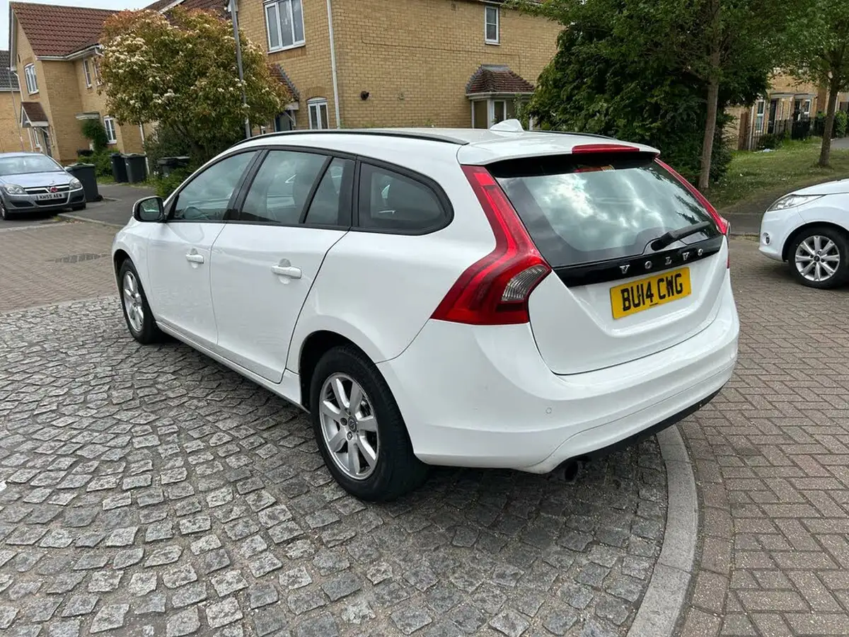 2014-volvo-v60-16td-d2-business-edition-powershift-big-1