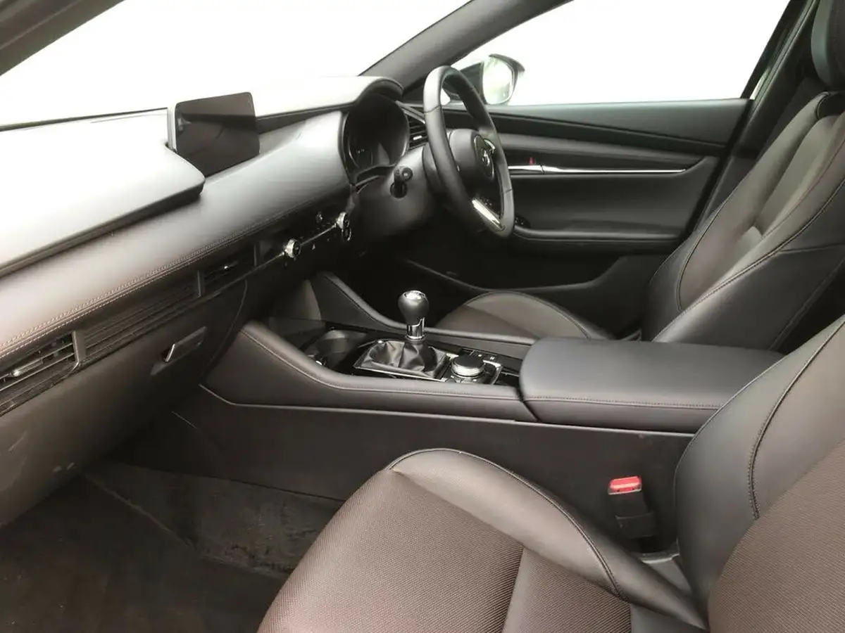 2025-mazda-mazda3-20-e-skyactiv-x-takumi-big-9