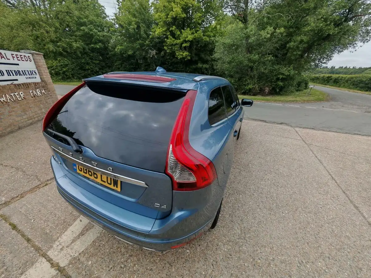 2016-volvo-xc60-20td-d4-se-lux-nav-big-73