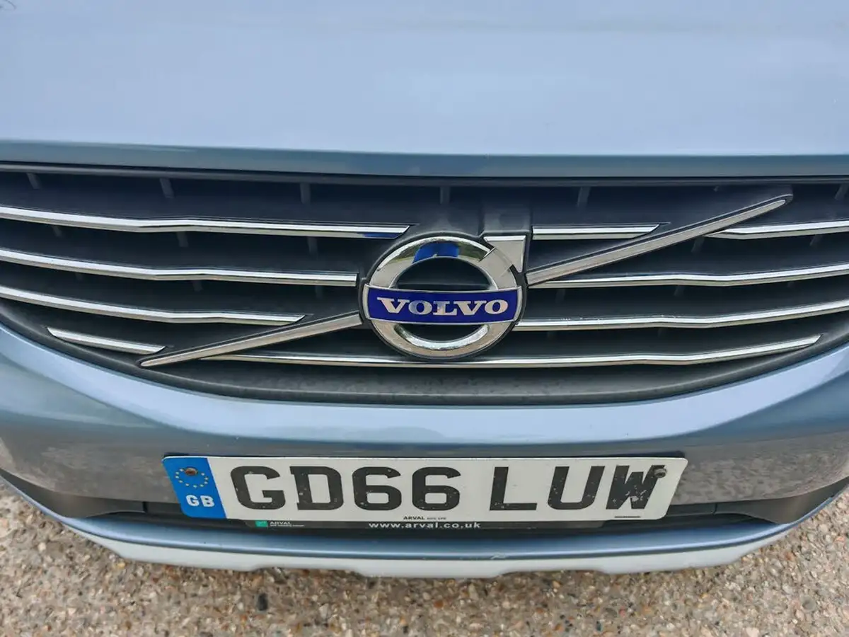 2016-volvo-xc60-20td-d4-se-lux-nav-big-77