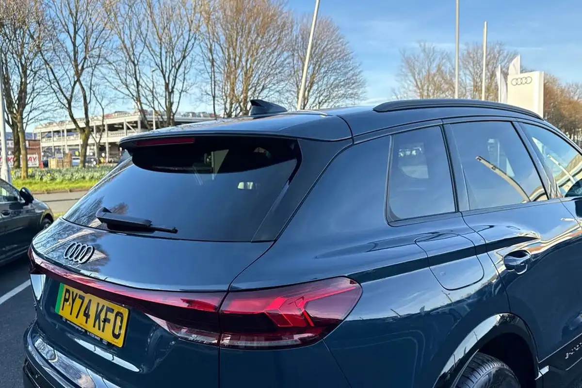 2025-audi-q6-e-tron-e-s-line-326ps-performance-suv-auto-big-31