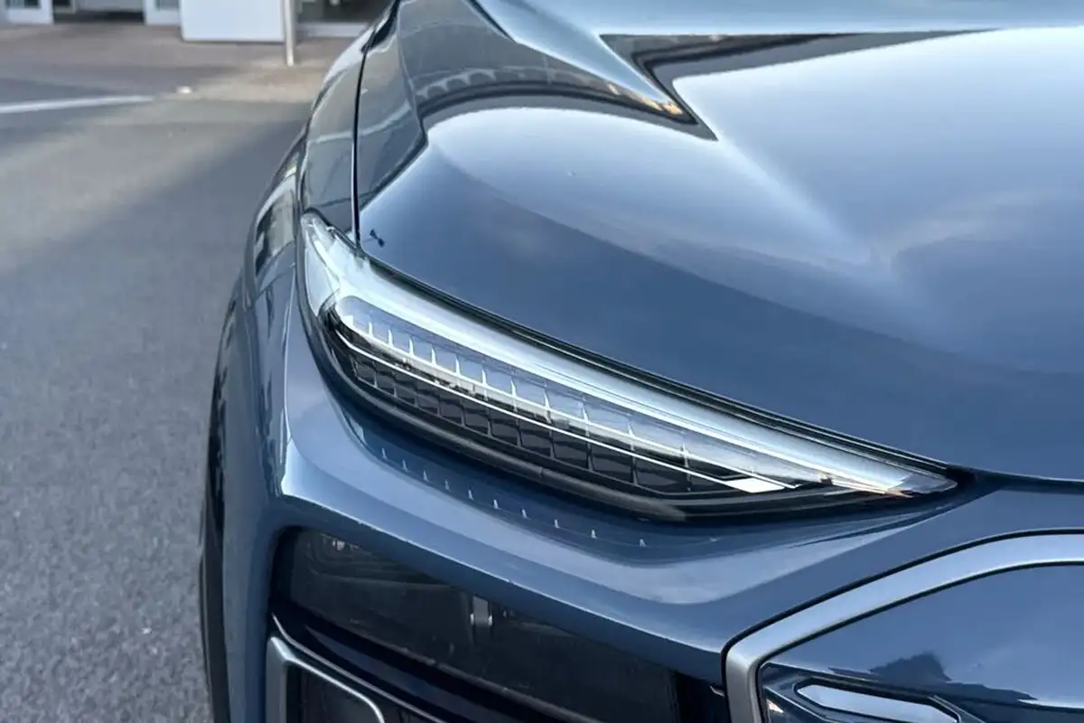 2025-audi-q6-e-tron-e-s-line-326ps-performance-suv-auto-big-7