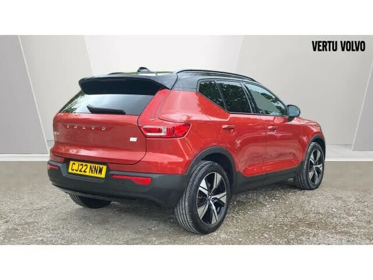 2022-volvo-xc40-15-t4-r-design-big-6