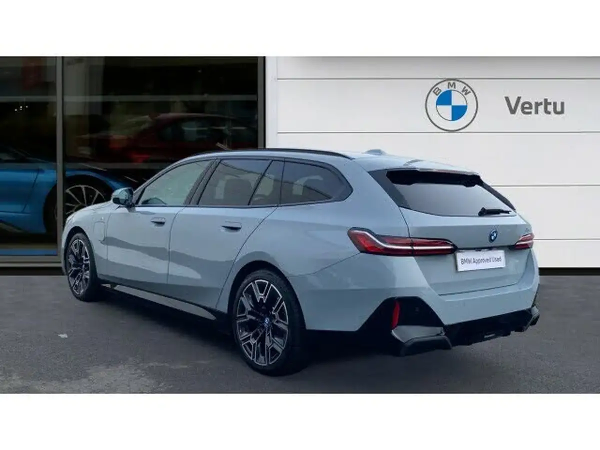 2025-bmw-5-series-20-530e-m-sport-touring-5d-big-1