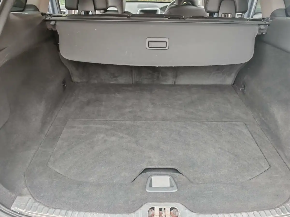 2016-volvo-xc60-20td-d4-se-lux-nav-big-49
