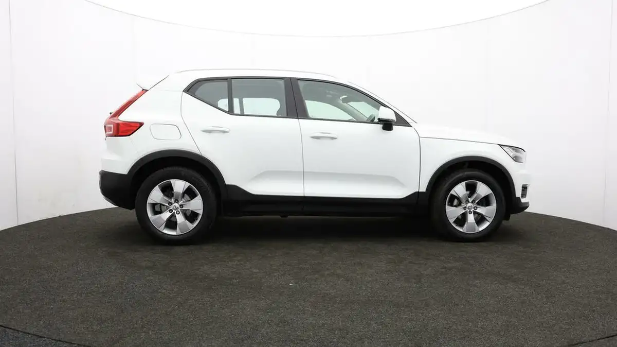 2020-volvo-xc40-20td-d3-momentum-geartronic-big-37