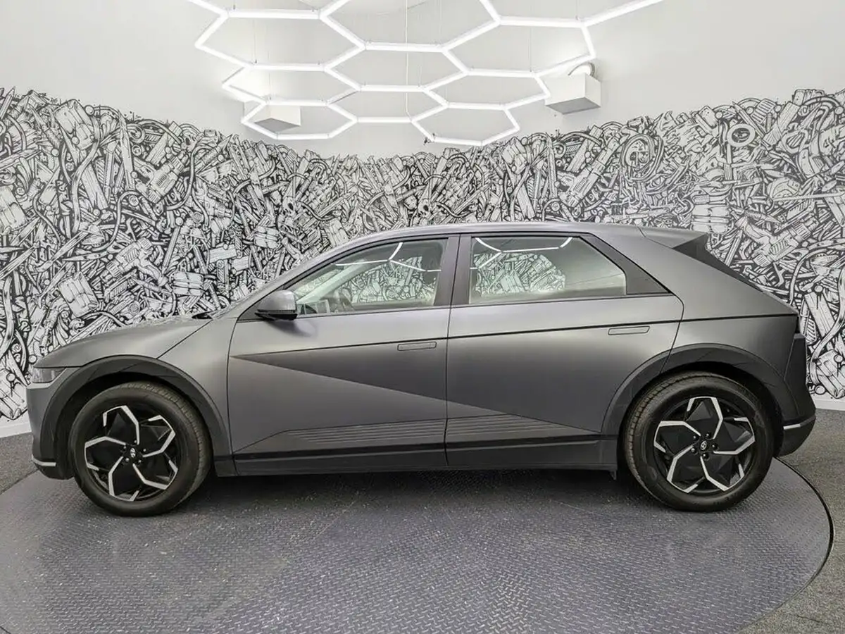 2022-hyundai-ioniq-5-e-se-connect-big-11