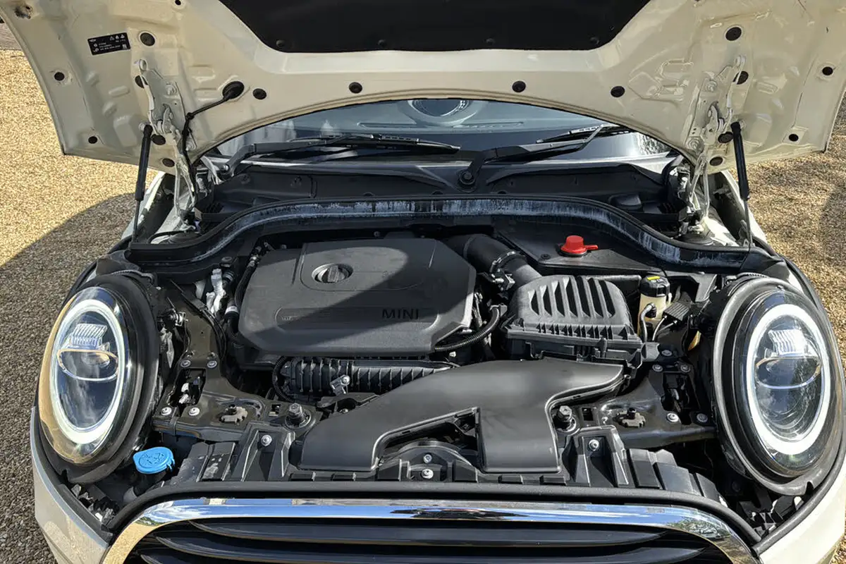 2019-mini-cooper-15-cooper-classic-hatchback-5d-big-26