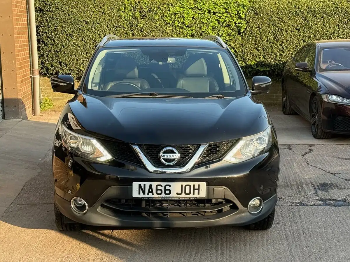 2016-nissan-qashqai-16dci-tekna-4x4-big-6