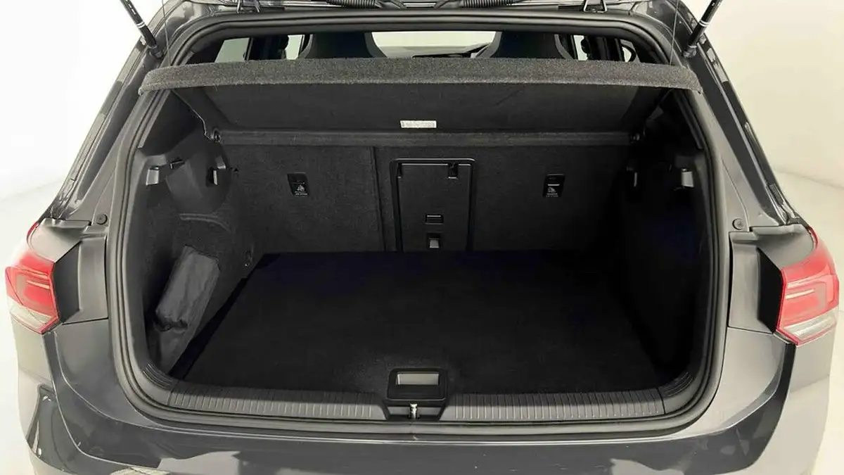 2022-volkswagen-golf-15-tsi-r-line-130ps-hatchback-big-12