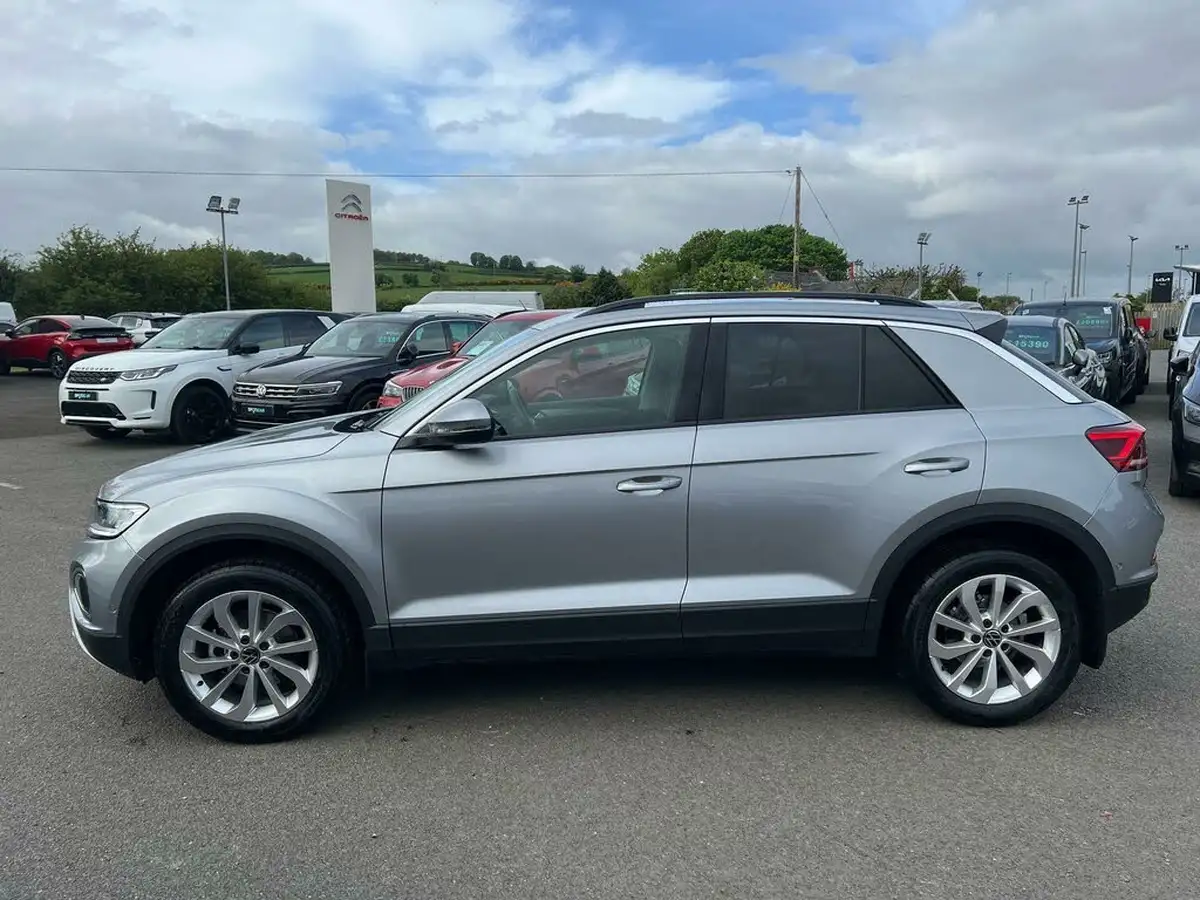 2025-volkswagen-t-roc-15-tsi-match-big-6
