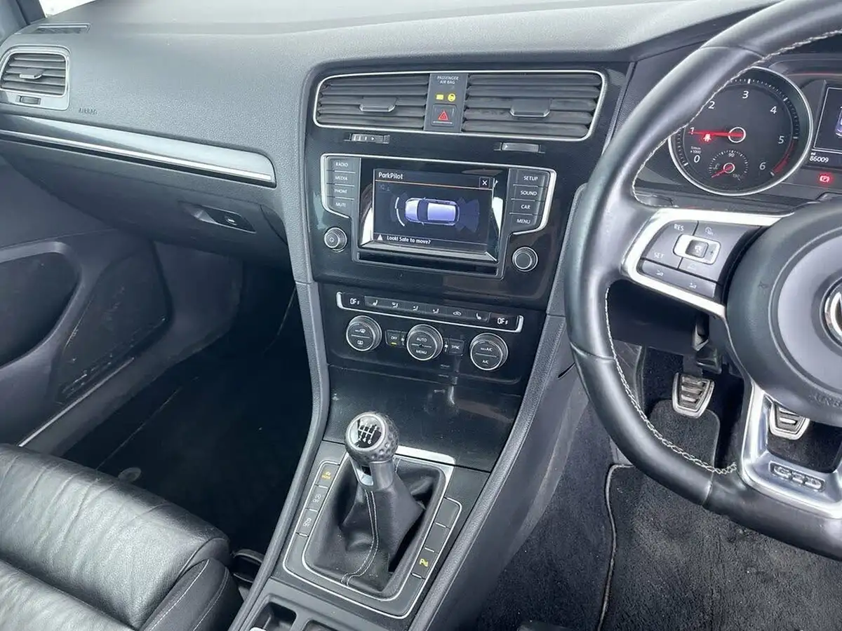 2014-volkswagen-golf-20tdi-gtd-bmt-3d-big-41