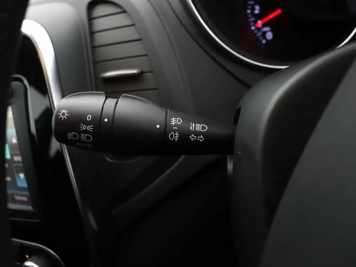 2017-renault-captur-12-tce-dynamique-nav-energy-ss-edc-auto-big-43