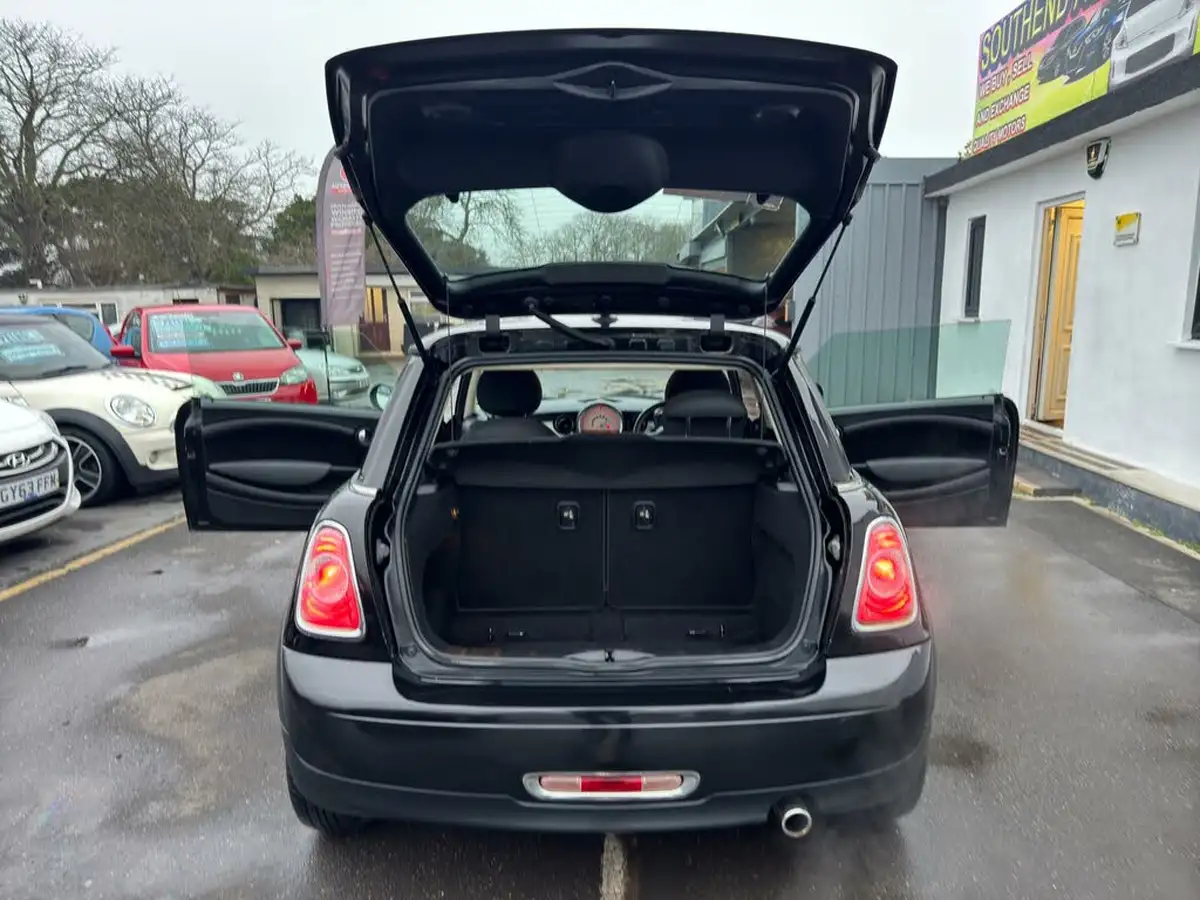 2011-mini-cooper-16-one-98bhp-hatchback-3d-big-56