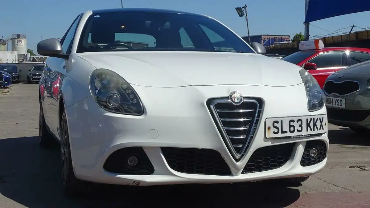 2013-alfa-romeo-giulietta-14-collezione-multiair-170bhp-big-0