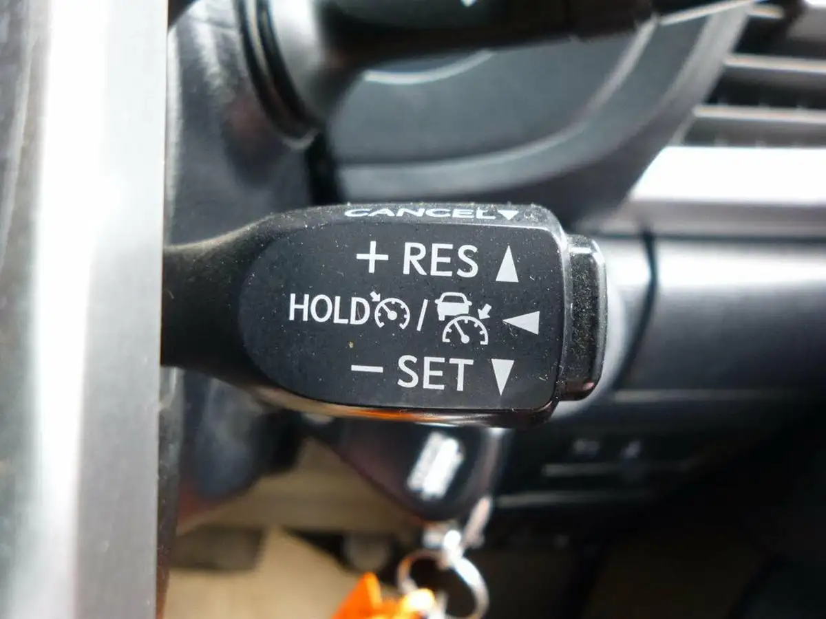 2021-toyota-hi-lux-24d-4d-icon-150hpeu6dt-e-auto-big-61