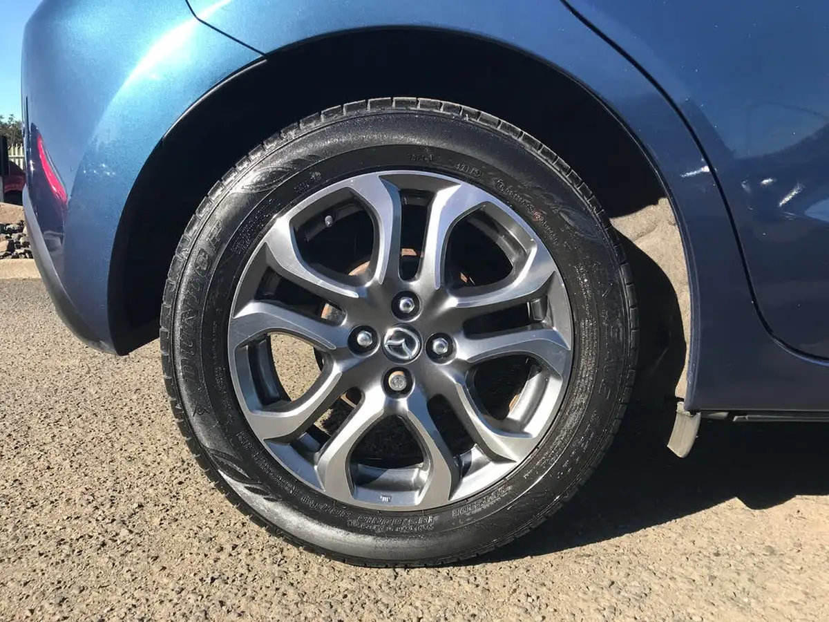 2018-mazda-mazda2-15-gt-big-11
