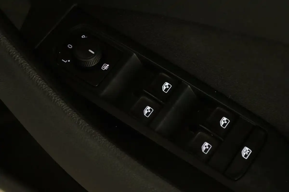 2024-skoda-kamiq-10-tsi-se-95ps-big-14