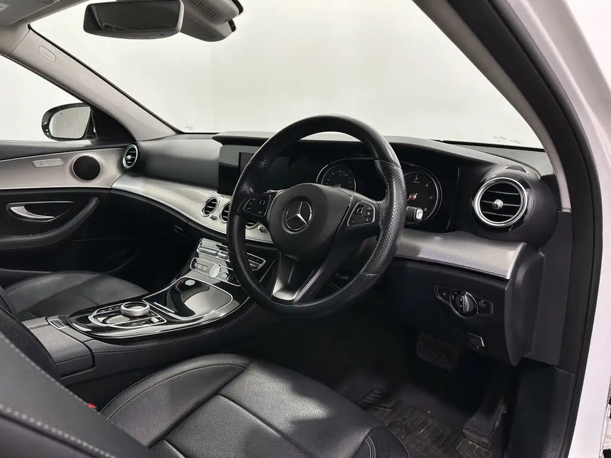 2017-mercedes-benz-e-class-20d-e220d-se-ss-estate-5d-big-9