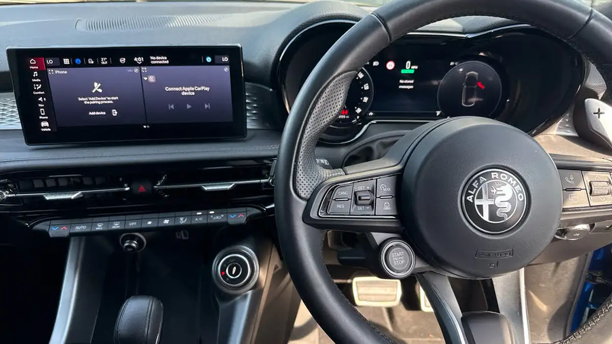 2024-alfa-romeo-tonale-15-tributo-italiano-big-9