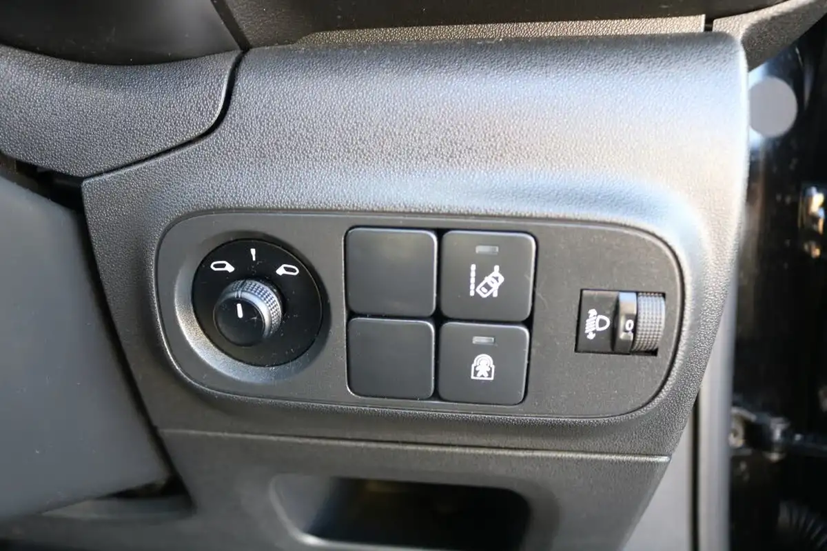 2017-citroen-c3-12-puretech-feel-82ps-big-25