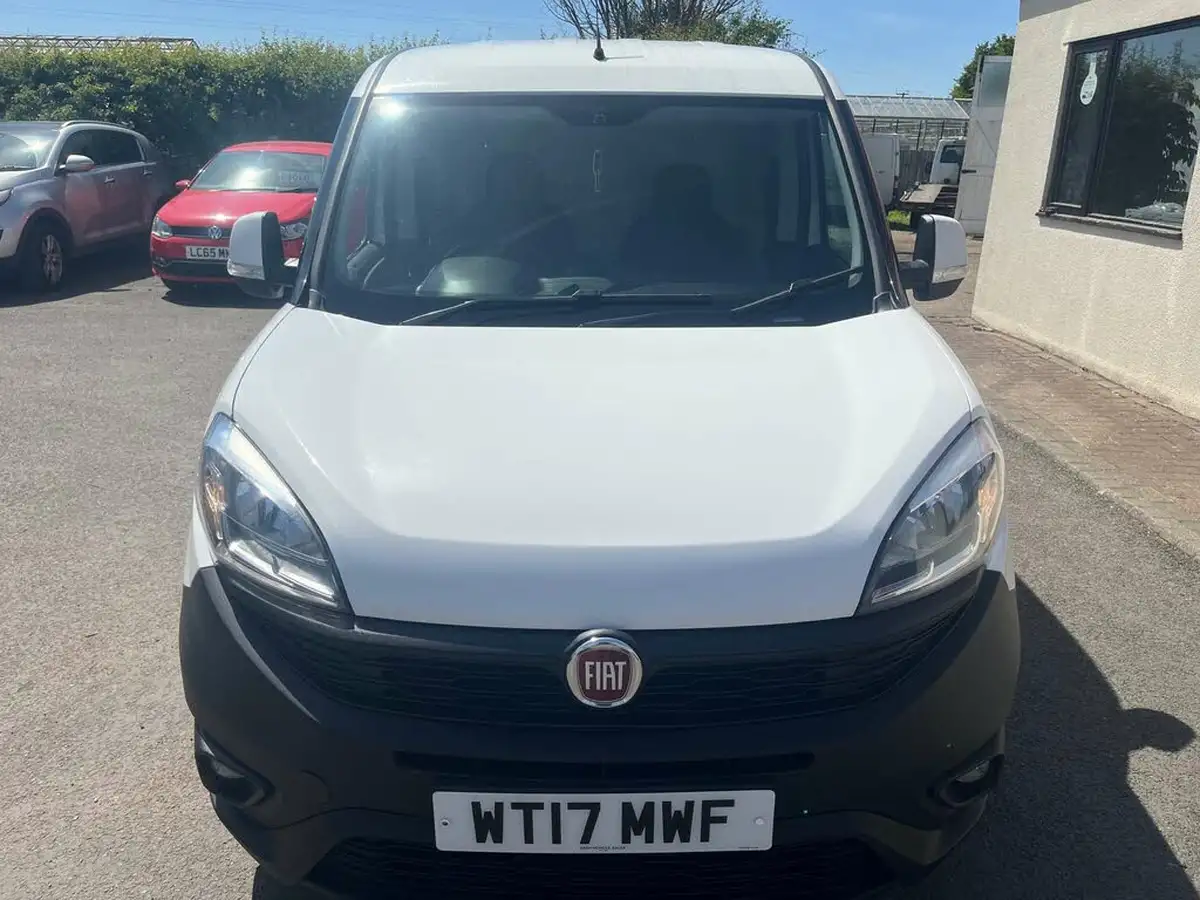 2017-fiat-doblo-cargo-13td-l1h1-sx-big-3